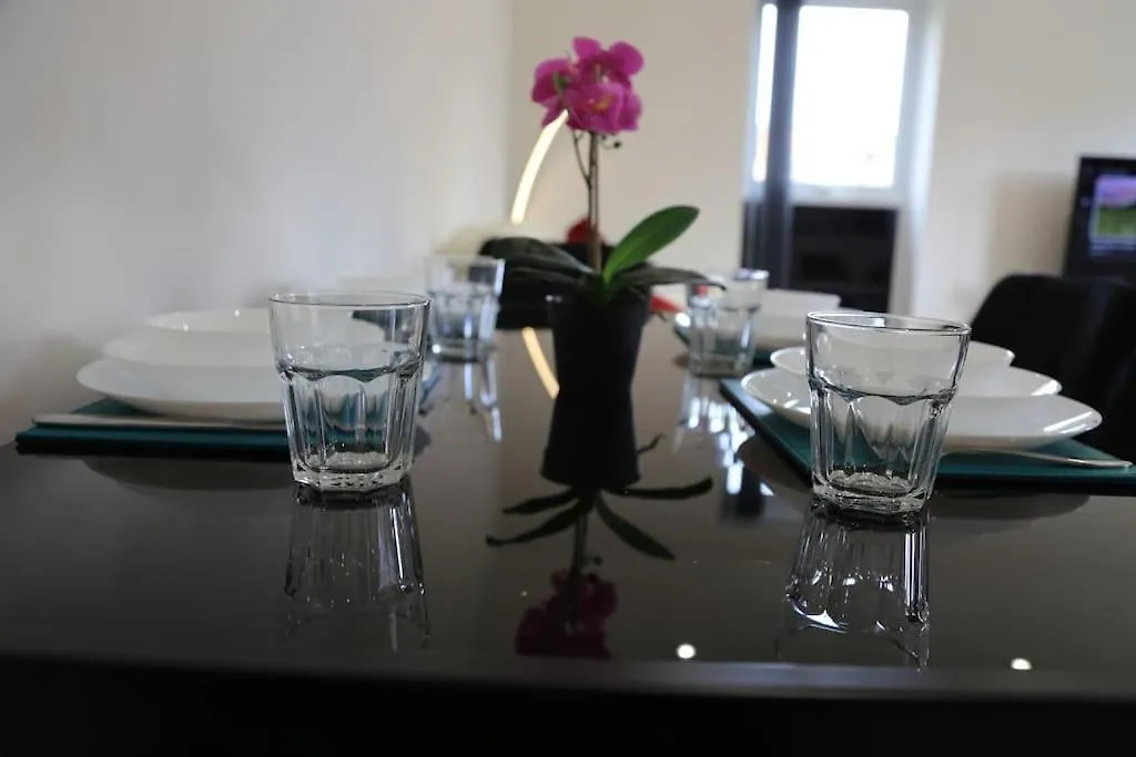 Luxury Ground Floor 2 Bedroom Apartment Free Wifi & Parking 셰필드
